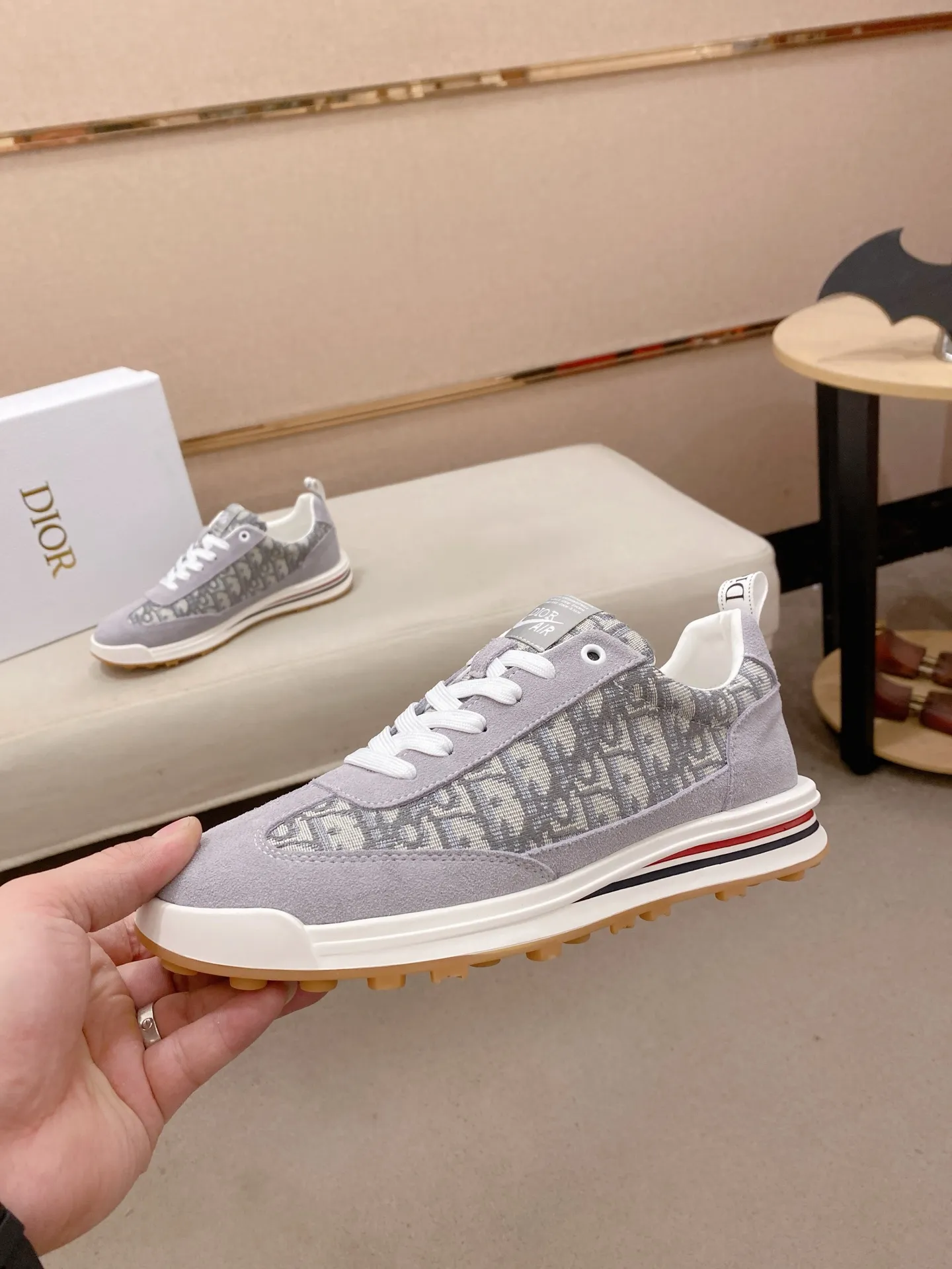 Factory price: 420💰[Dior·Dior] New casual sports style men's shoes, new spring and summer design, perfect workmanship, lace-up lazy style to create wardrobe quality, upper: imported cowhide, sheepskin lining is soft and comfortable, ultra-light TPU wear-resistant outsole, simple, versatile fashion men's shoes, excellent color code number 38--44. (Can be customized for 45 non-refundable)